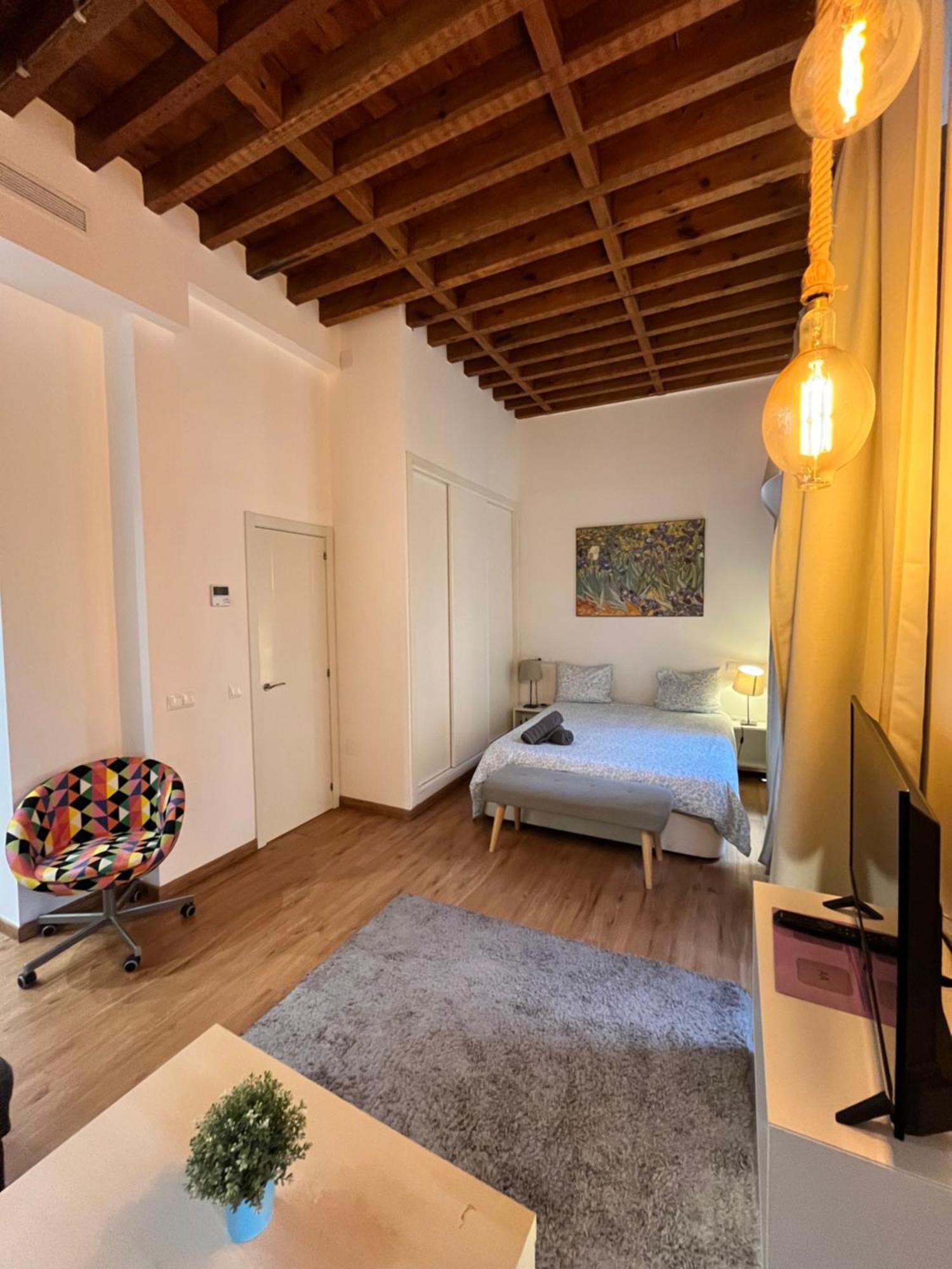 Larios Deluxe Studio Malaga Exterior photo